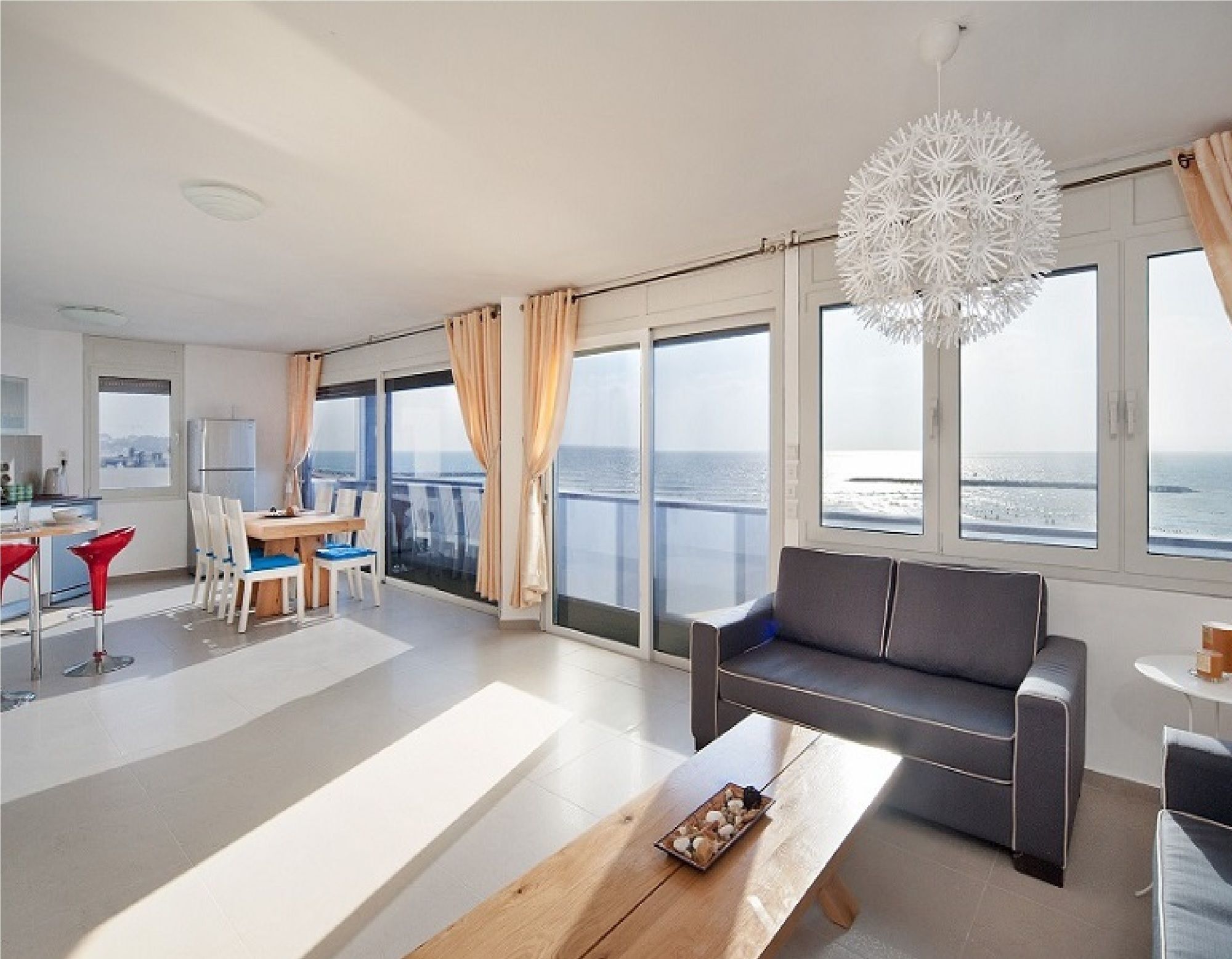 Chic 3Br Apt W Sauna & Parking On The Beach By Sea N' Rent Tel Aviv Exterior photo